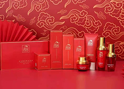瑞蛇迎春，福滿人間，西采清顏愿你萬事如意春意盎然！