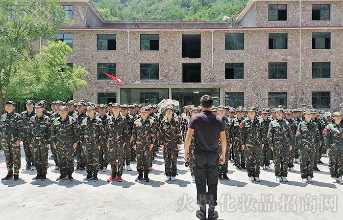 常懷感動(dòng)之情，常為感恩之行！