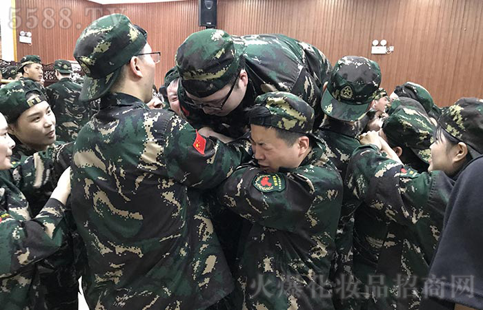 不拋棄，不放棄！艱苦奮斗，自力更生！