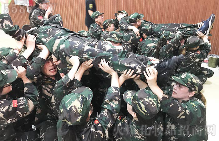 團結協(xié)作，突破自我！